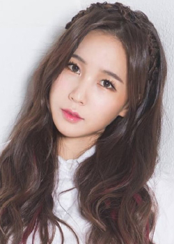 Heo Min Jin (Cho Ah - Crayon Pop / Strawberry Milk) (1990)