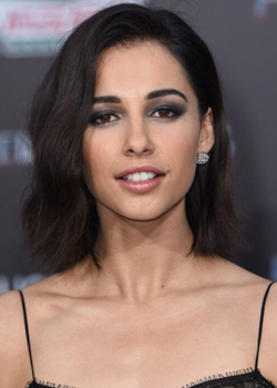 Naomi Scott (1993)