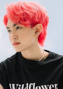 Tar Tinnaphat Leelaphiphatkul (1990)